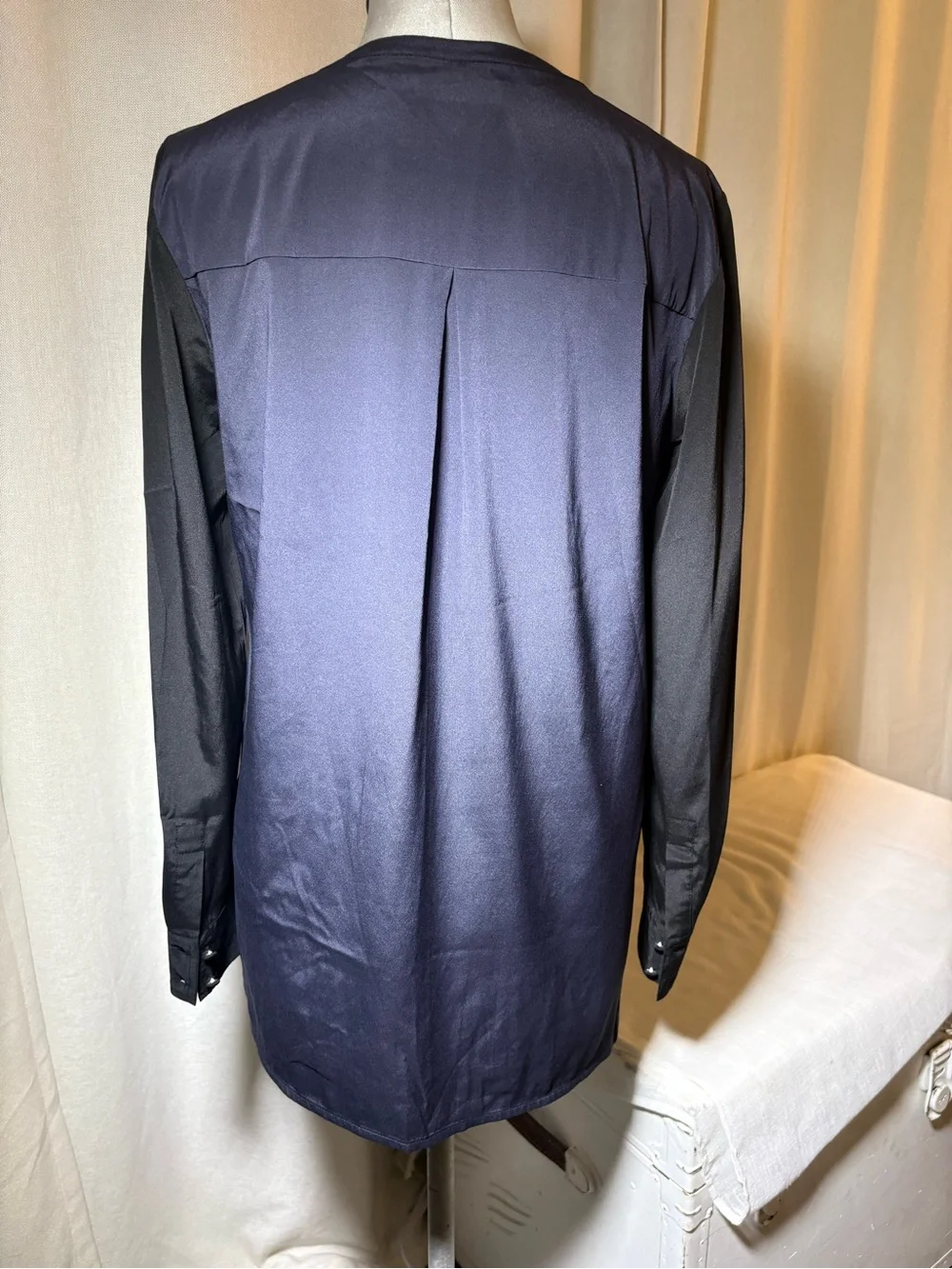 Tory Burch Meg 93% Silk Tunic Blouse Black Navy Colorblock Quiet Luxury Sz 4
